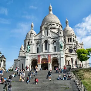 Sweett - Le Montmartre , Paris France